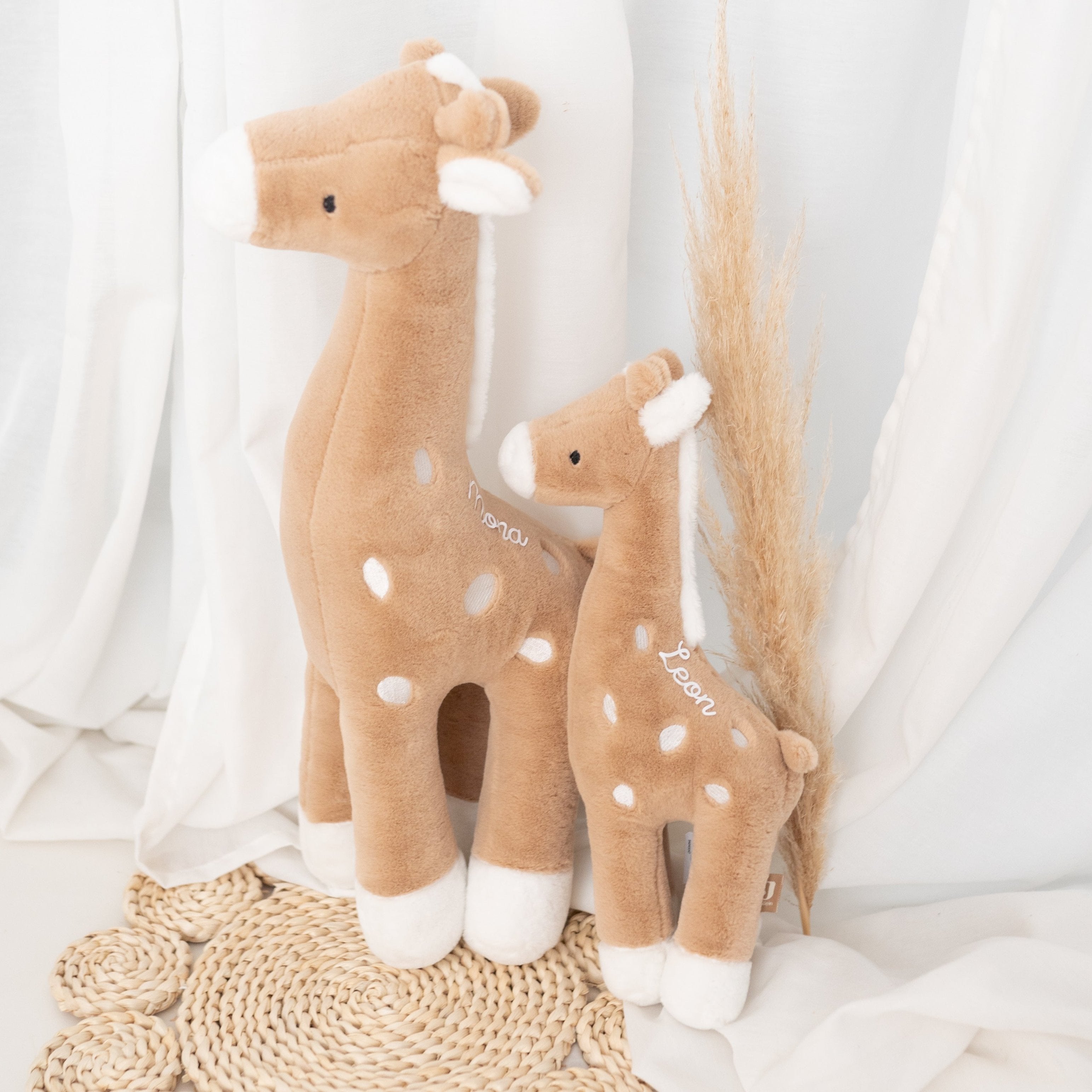 JOLLEIN Kuscheltier Giraffe personalisierbar