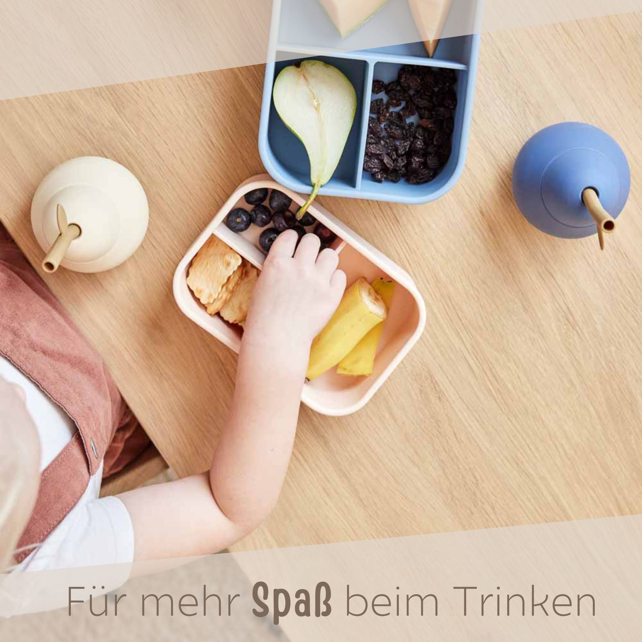 OYOY Birne Trinkbecher mit Strohhalm aus Silikon